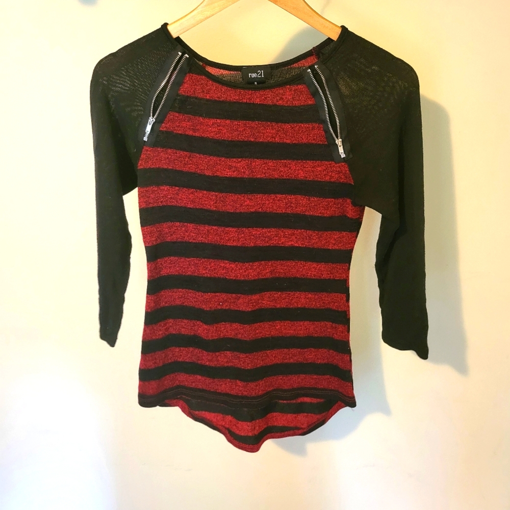 Red and Black 3/4 Sleeve Top